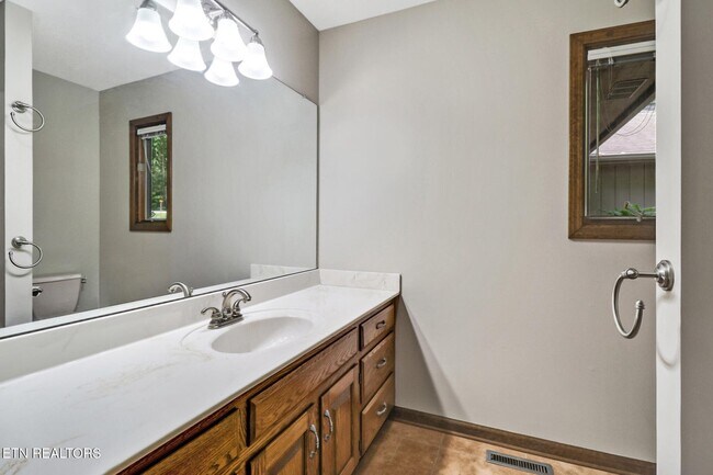 Building Photo - 101 Walden Ridge Dr