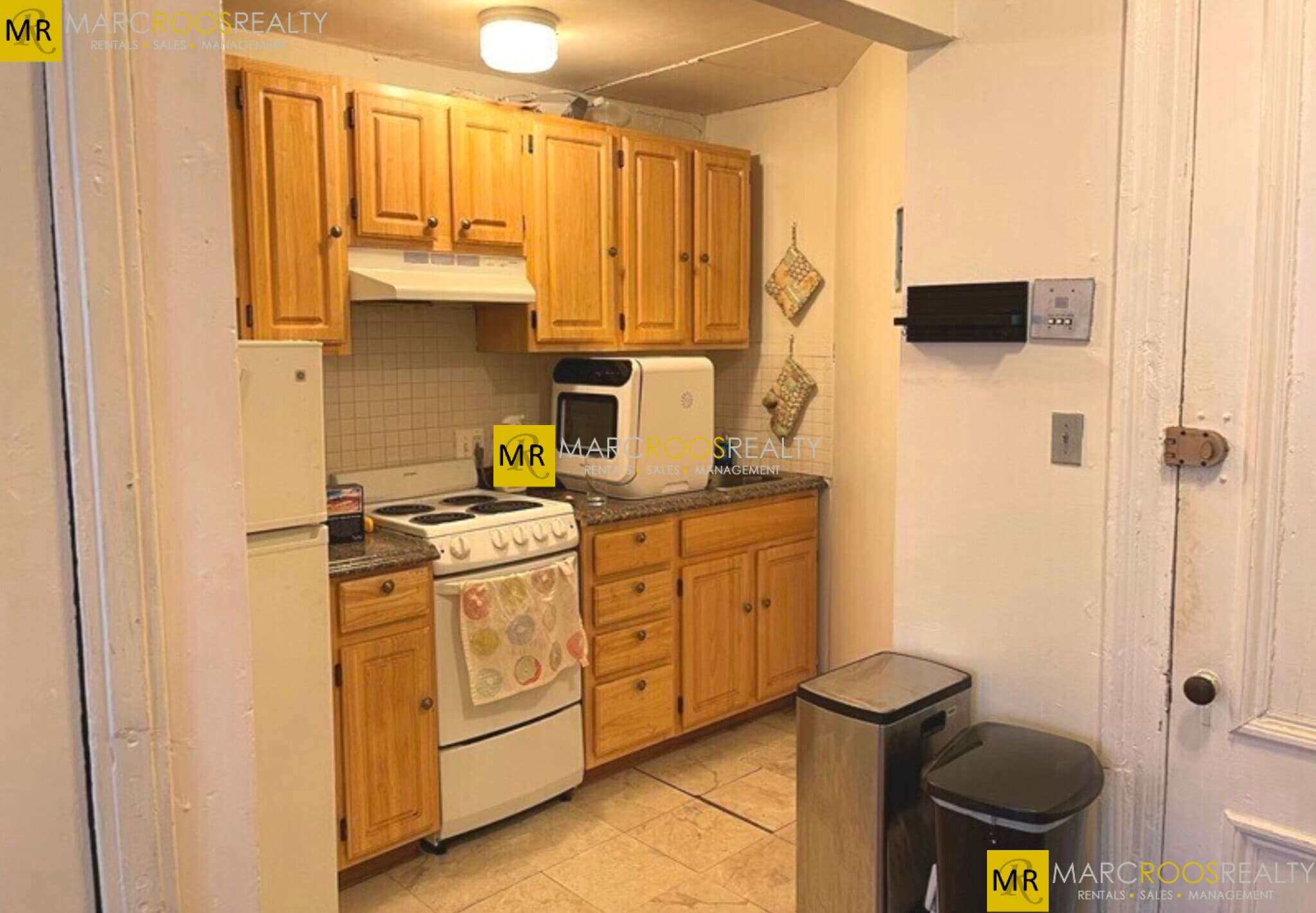 Building Photo - 483 Beacon St