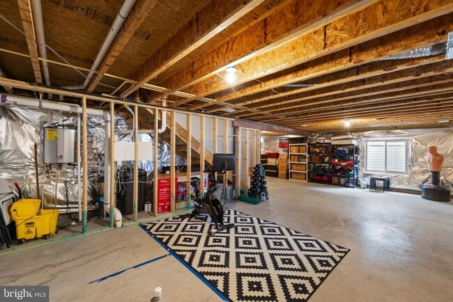 Building Photo - 124 Lenore Ln