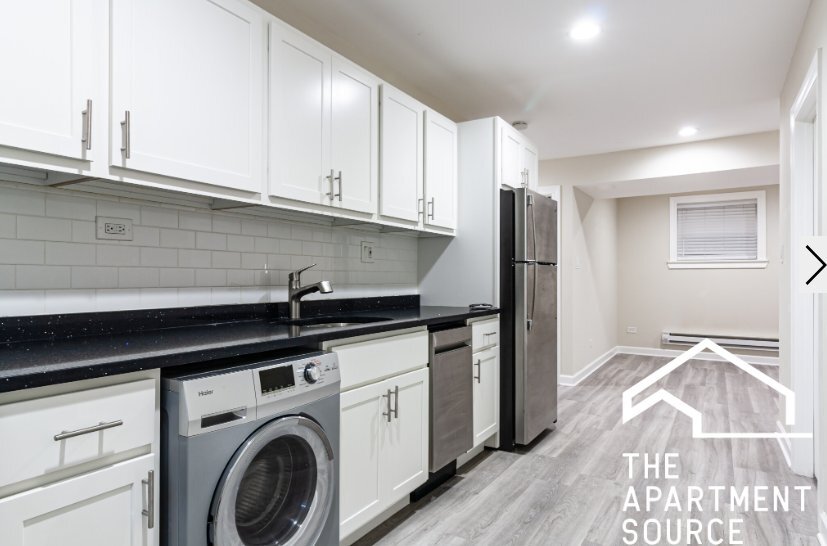 Building Photo - 726 W Roscoe St