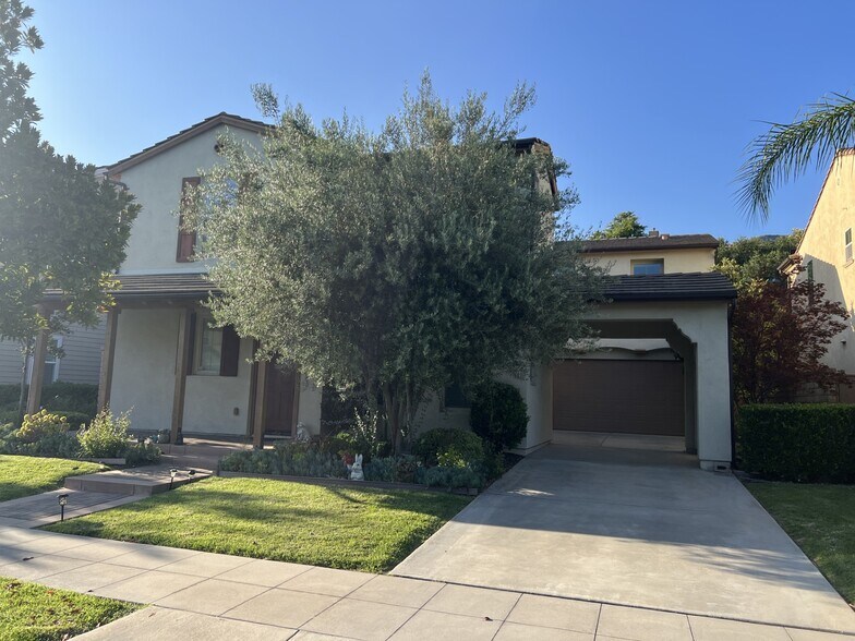 Building Photo - 747 E Lemon Swirl Dr