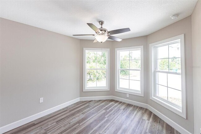 Building Photo - 2730 Parasol Ln