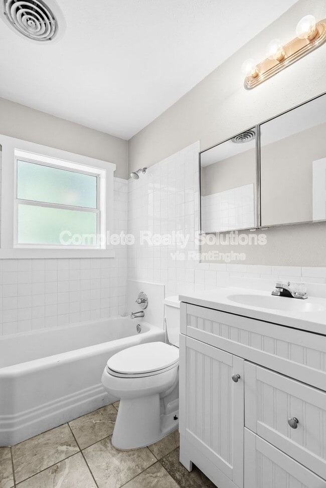 Building Photo - 1144 Northdale Ave