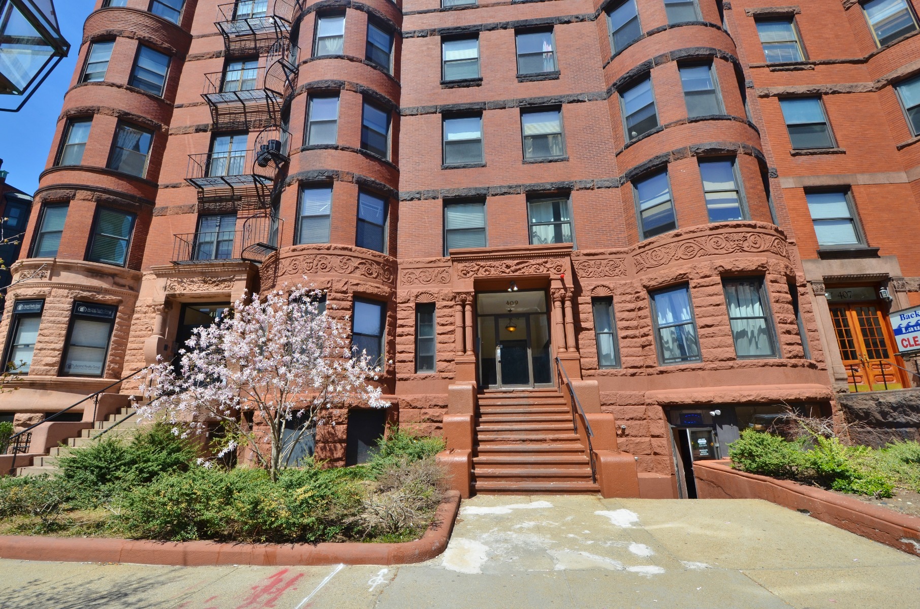 Building Photo - 407 Marlborough St