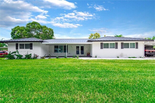 Primary Photo - 18300 SW 48th St