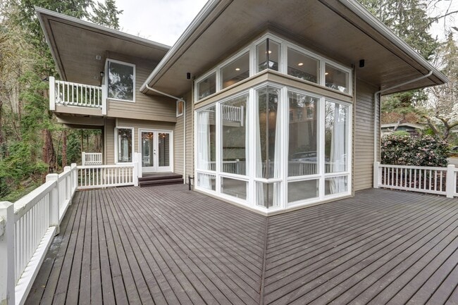 Building Photo - Where Architecture Meets Nature – Private Mercer Island Gem