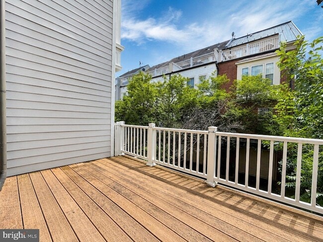 Building Photo - 1824 Potomac Greens Dr