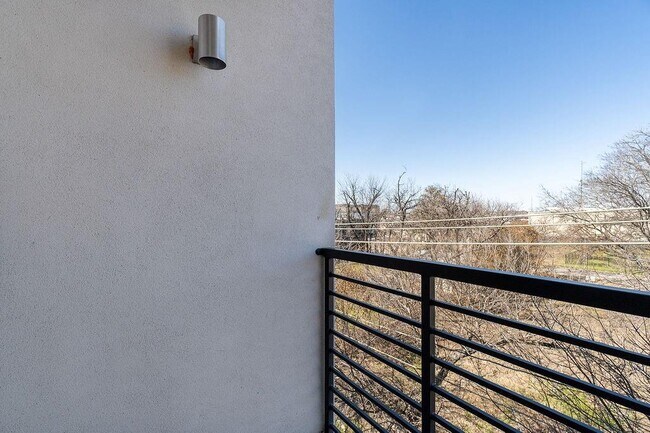 Building Photo - 2712 Wingate St