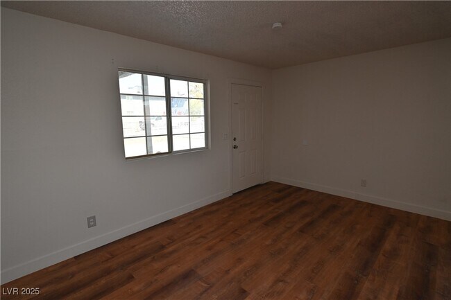 Building Photo - 1512 Cobb Ln