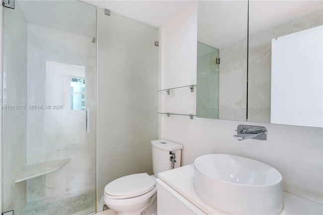 Building Photo - 825 Brickell Bay Dr