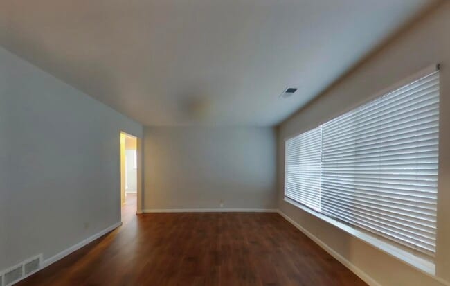 Building Photo - 2747 El Rey St