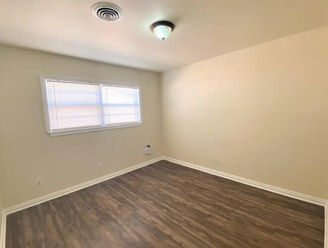 Building Photo - 4908 43rd St