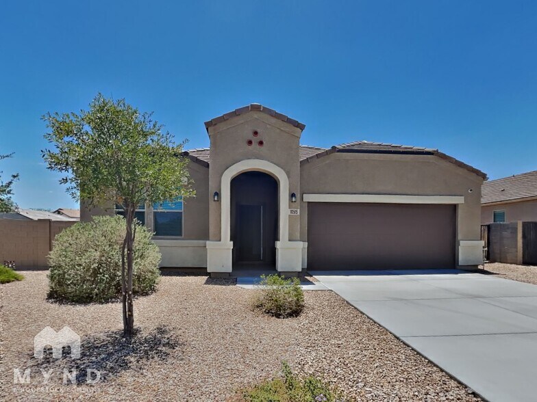 Primary Photo - 10515 E Lupine Ln