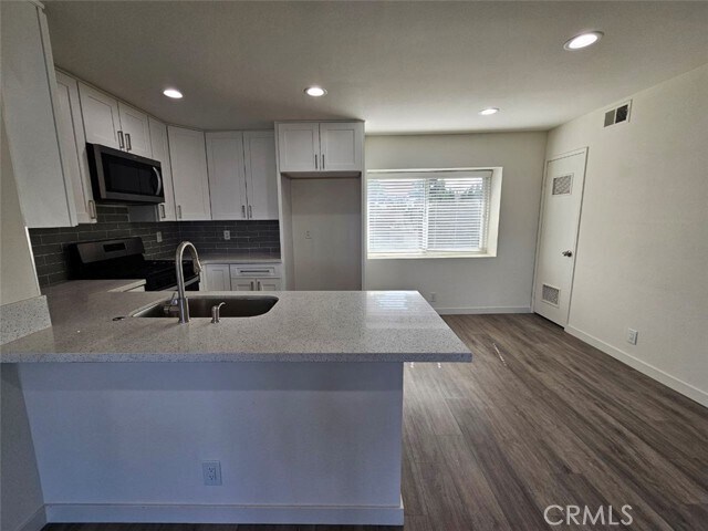 Building Photo - 1120 Nicklett Ave