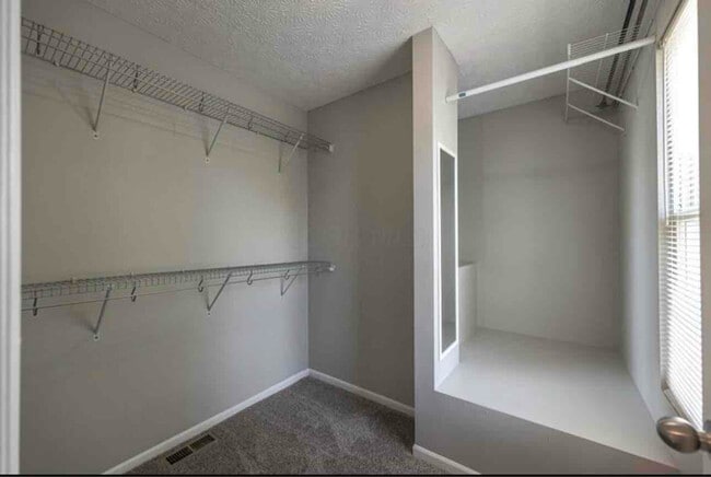 Building Photo - 2564 Hickory Pine Ln