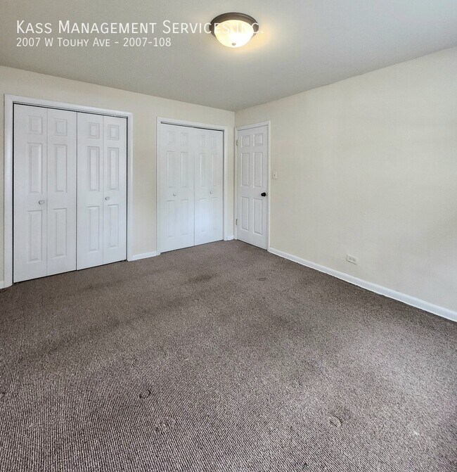 Building Photo - 2007 W Touhy Ave