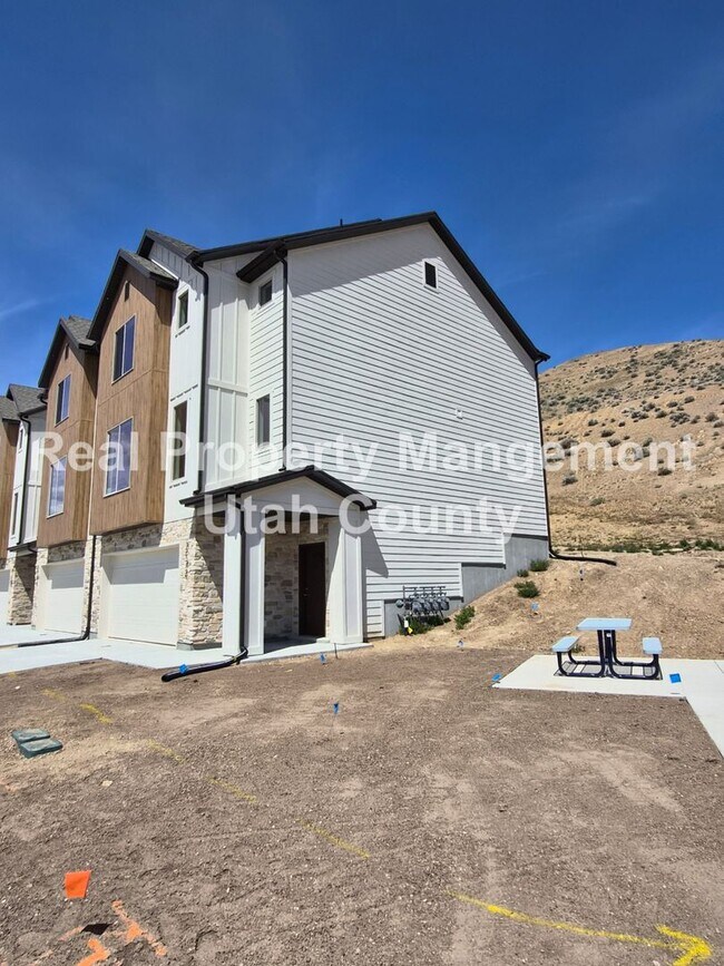 Building Photo - 2172 Cape Fox Way
