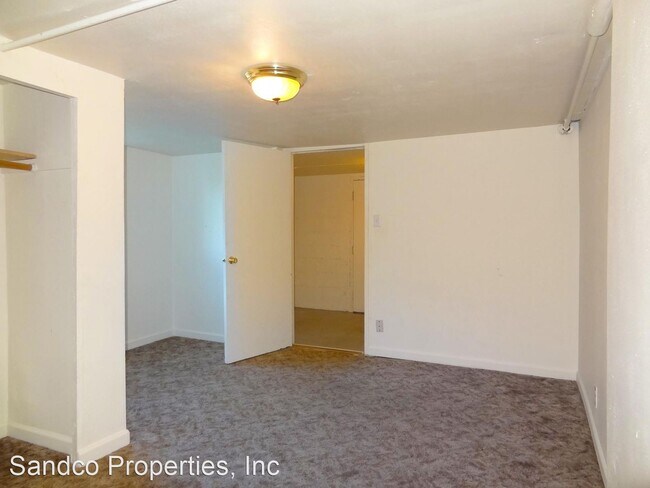 Building Photo - 4 br, 1 bath House - 3217 S Durango