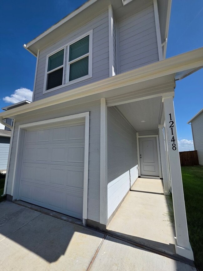 Building Photo - Your Next Chapter Starts Here: 4-Bedroom H...