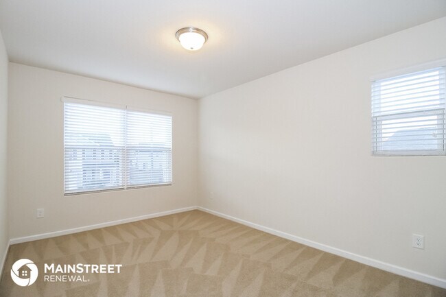 Building Photo - Your Dream Home Awaits!