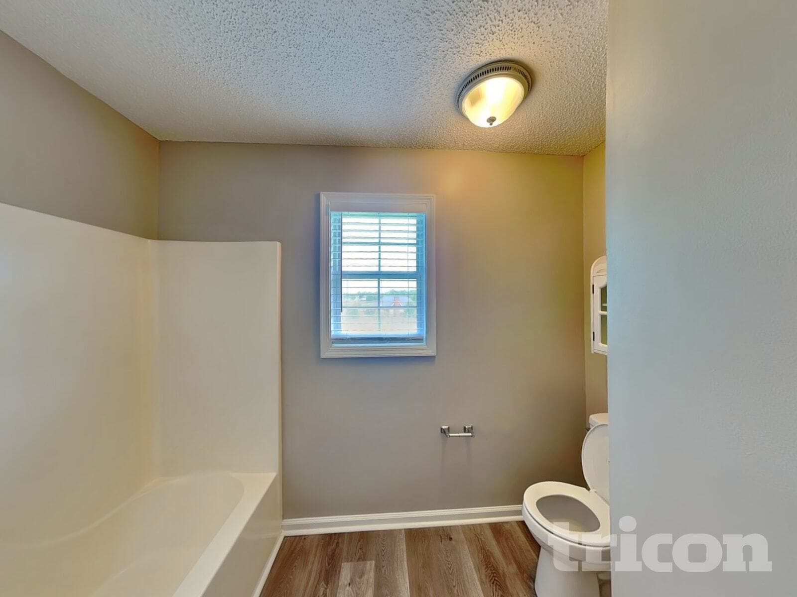 Building Photo - 1055 Maria Dr