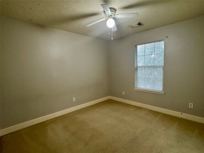 Building Photo - 9910 Farrell Dr
