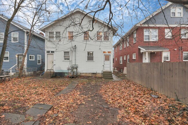 Building Photo - 1161-1163 Linwood Ave