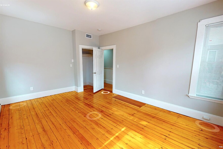 Building Photo - 11 Beacon St