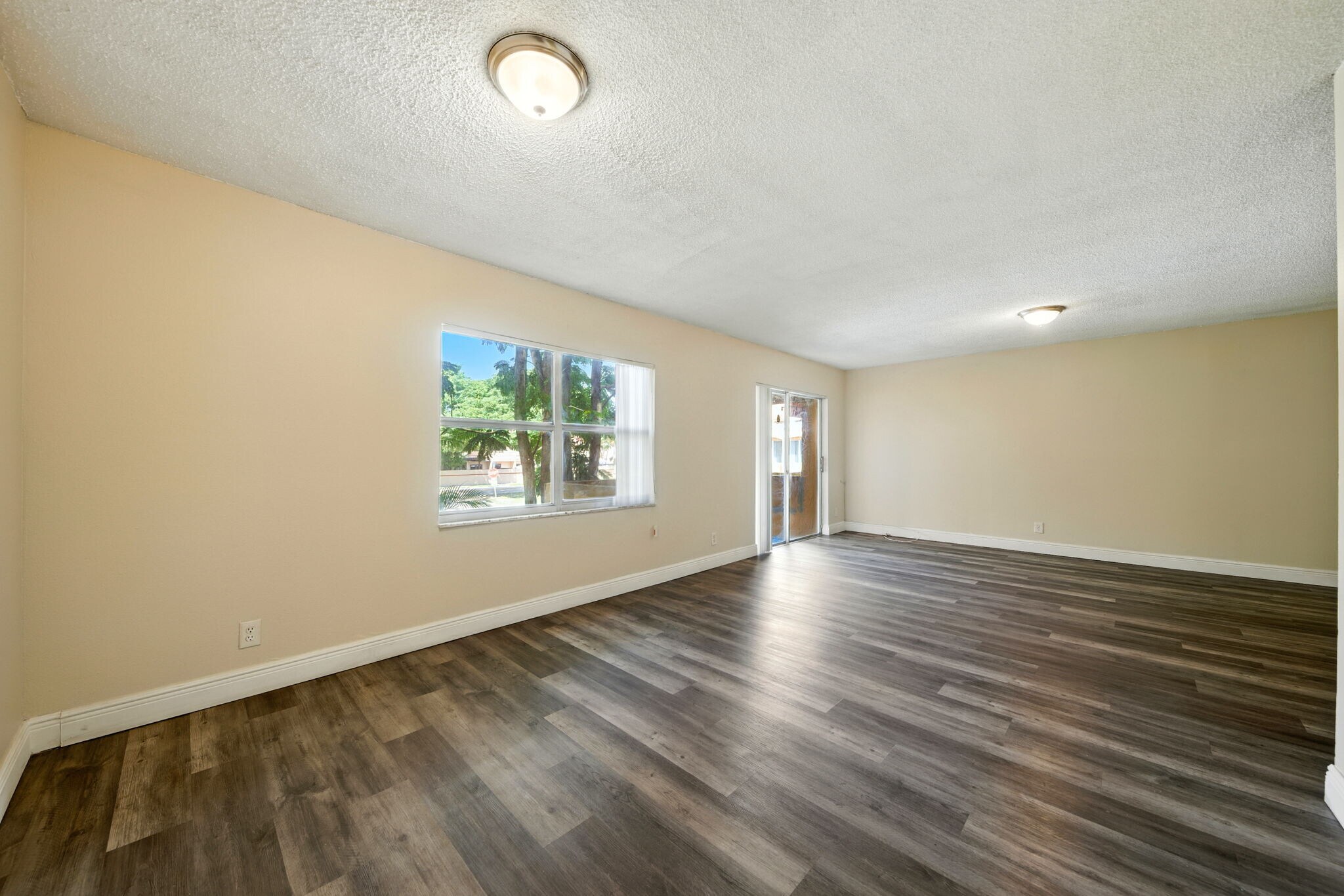Building Photo - 17901 NW 68th Ave