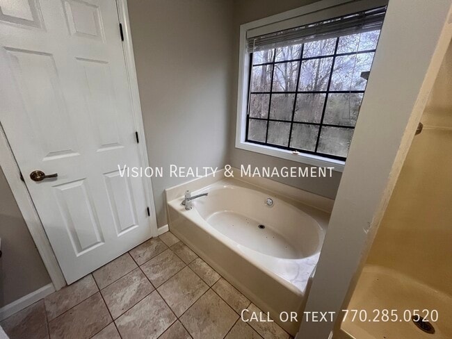 Building Photo - 60 Bagwell Rd