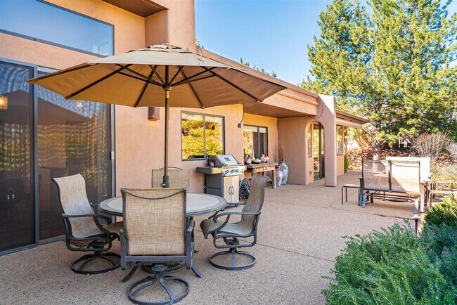 Building Photo - 160 Arroyo Seco Dr