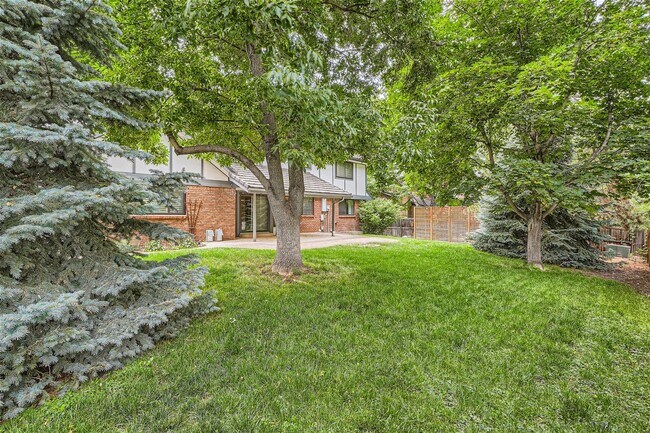 Building Photo - **Stunning 5-Bedroom 4-Bathroom Home in Li...