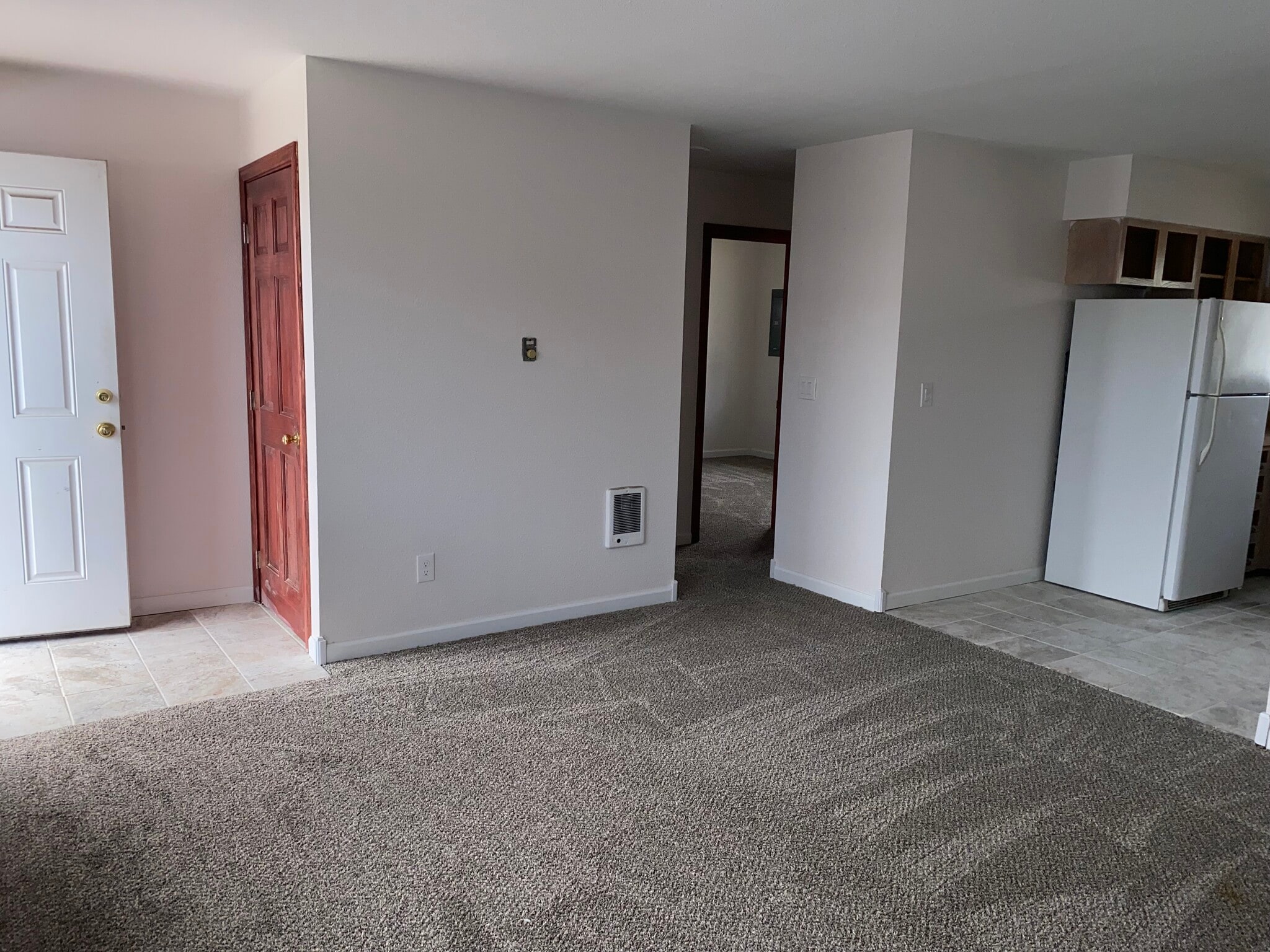 Building Photo - 404 W 5th Ave