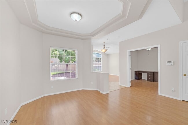 Building Photo - 2042 Hobbyhorse Ave
