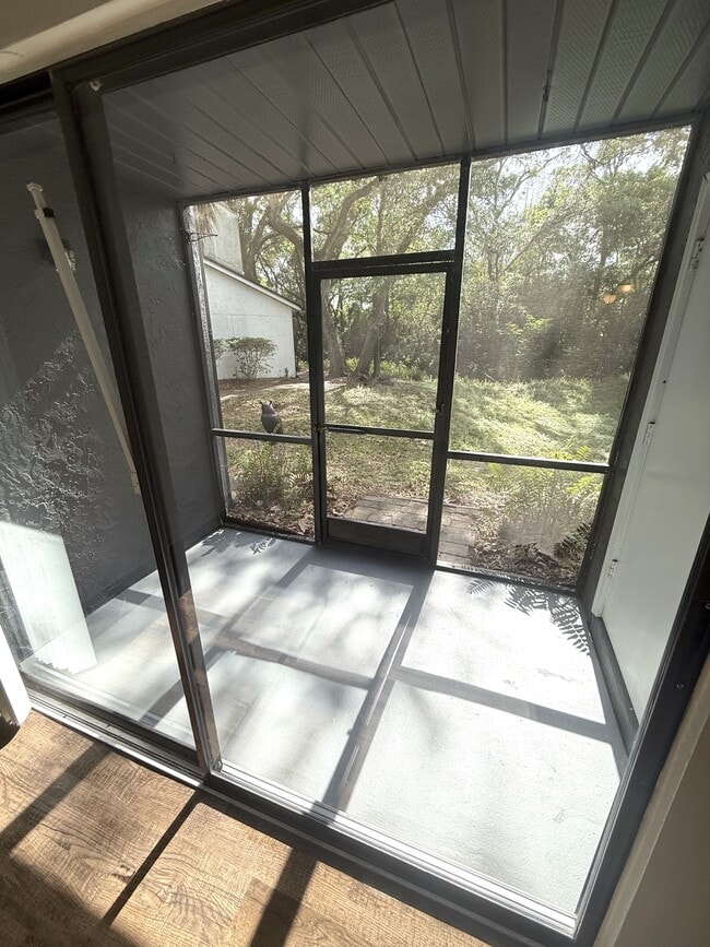 Building Photo - 180 Waterfall Way