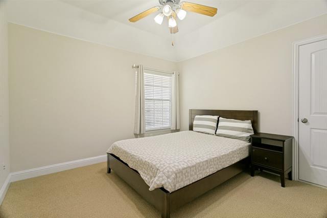 Building Photo - 412 S Hampton Ct