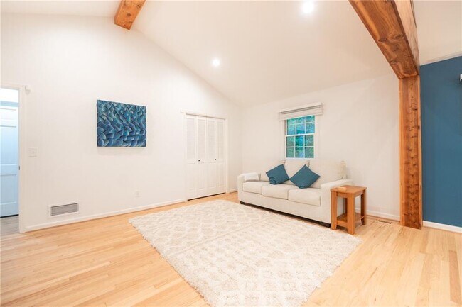 Building Photo - 7330 Hunters Branch Dr NE