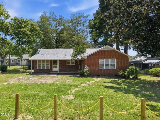 Building Photo - 1305 Erwin Rd