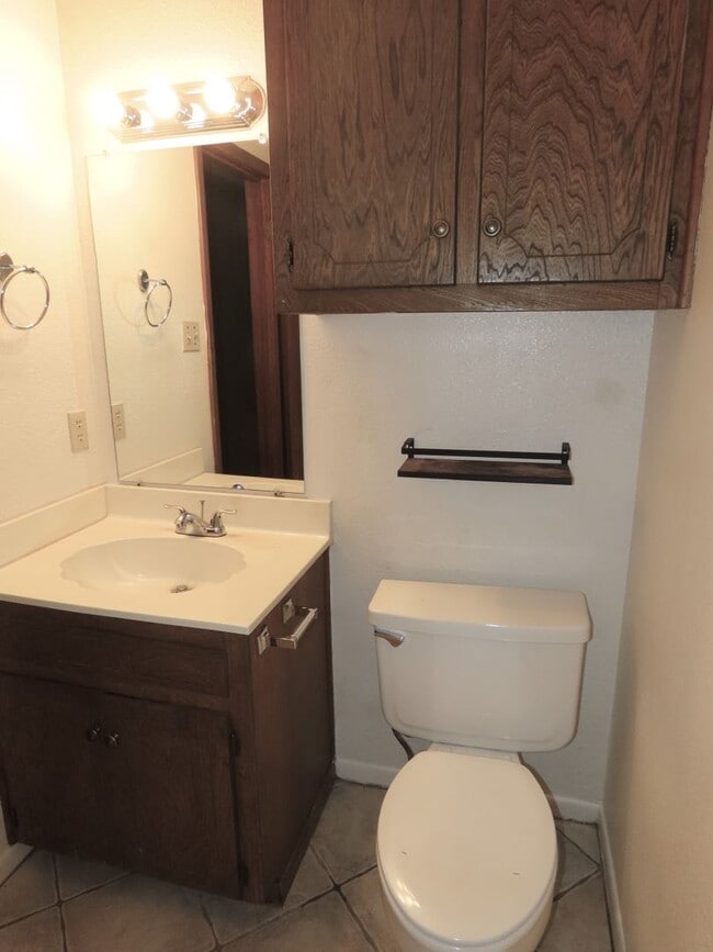 Building Photo - Whitehouse ISD! Spacious 3 Bedroom, 2 Bath...