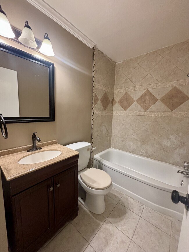 Building Photo - 19675 Rogge St