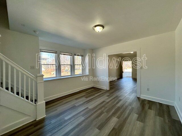 Building Photo - 2960 N Park Ave