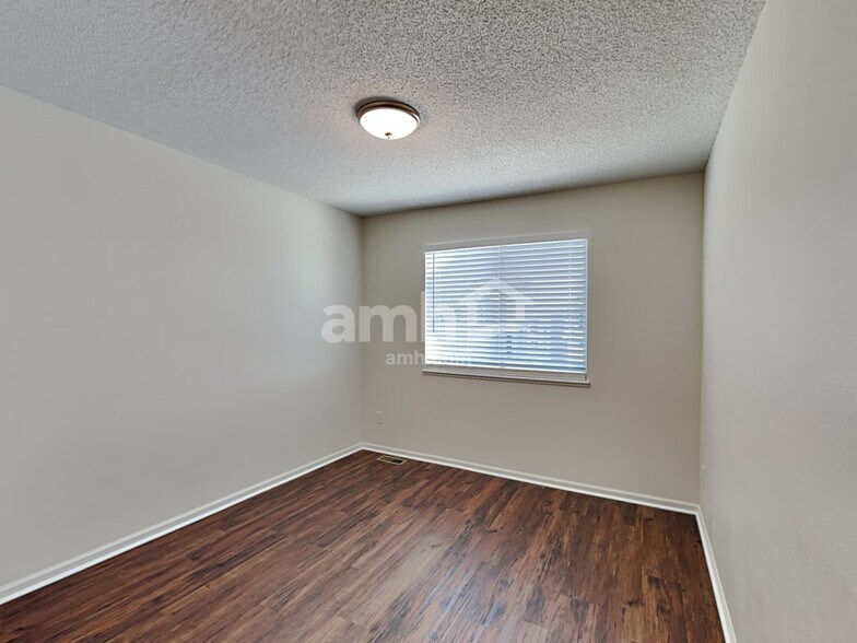 Building Photo - 8226 Wilmington Dr