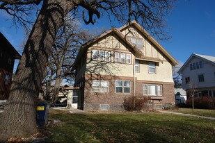 Building Photo - Bryn Mawr
