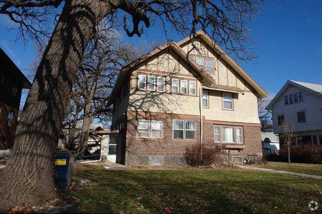 Primary Photo - Bryn Mawr