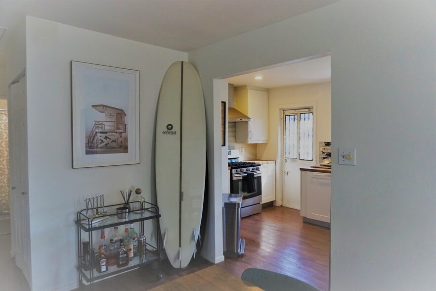 Building Photo - 3829 Glenfeliz Boulevard