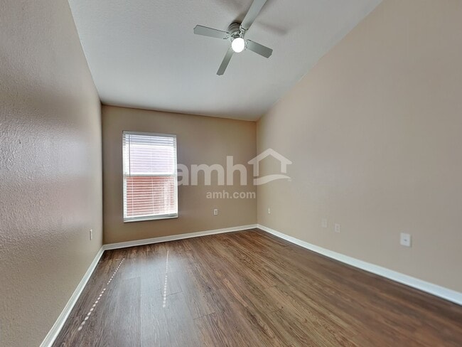 Building Photo - 5817 Mohr Loop