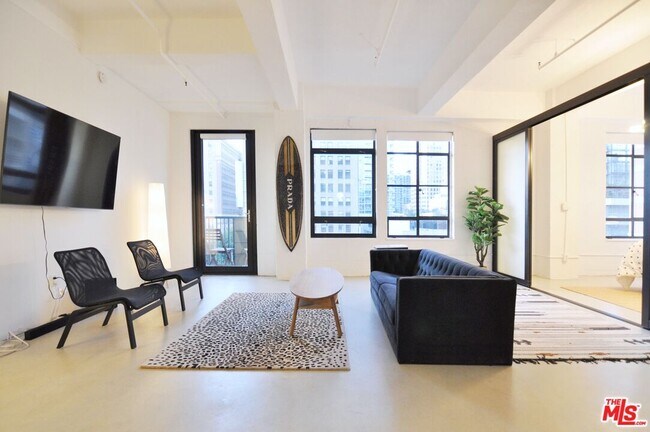 Building Photo - 849 S Broadway