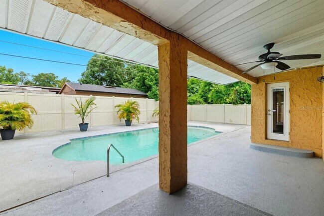 Building Photo - 3707 Pelican Ln