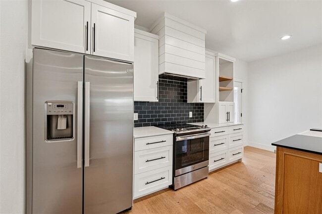 Building Photo - 416 Stagecoach Trail