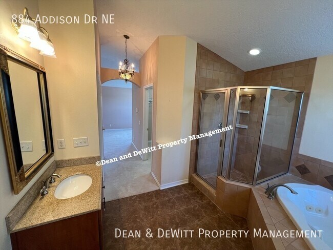 Building Photo - 884 Addison Dr NE